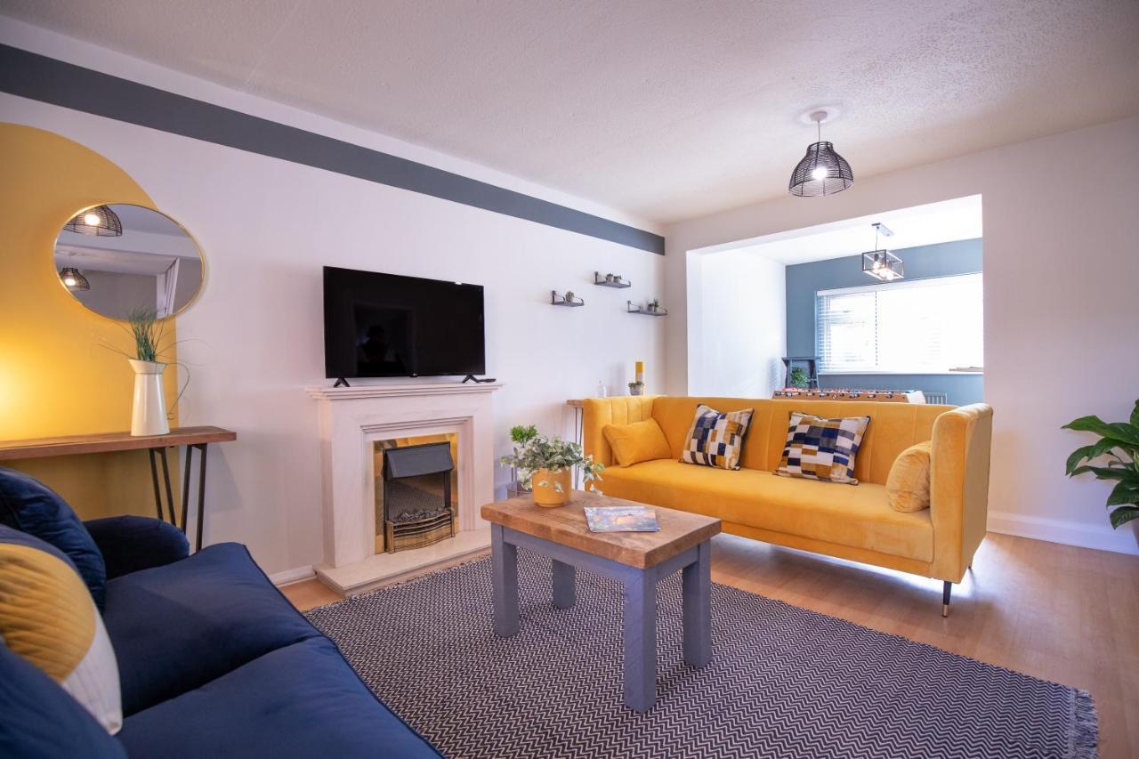 Saltbox Properties- Large!! 3 Bed, 3 Bath House, Parking, Fast Wifi, Town Centre Location! Sleeps 6 Ashby-de-la-Zouch Dış mekan fotoğraf