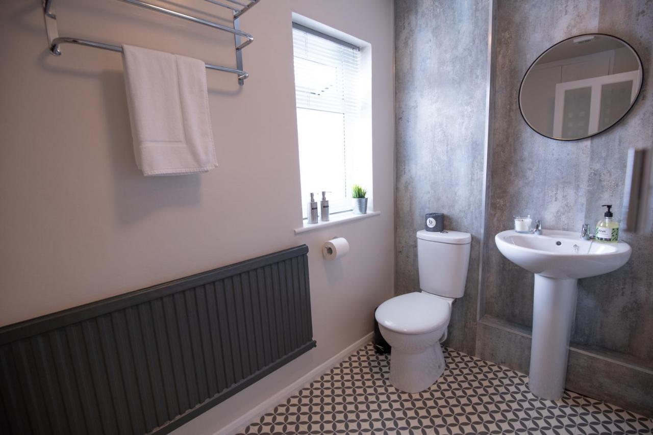 Saltbox Properties- Large!! 3 Bed, 3 Bath House, Parking, Fast Wifi, Town Centre Location! Sleeps 6 Ashby-de-la-Zouch Dış mekan fotoğraf