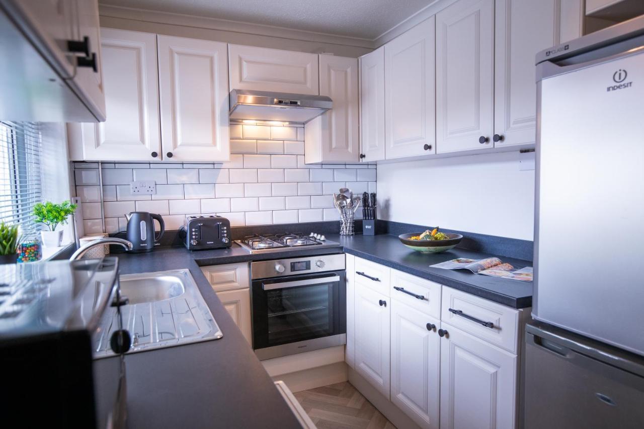 Saltbox Properties- Large!! 3 Bed, 3 Bath House, Parking, Fast Wifi, Town Centre Location! Sleeps 6 Ashby-de-la-Zouch Dış mekan fotoğraf